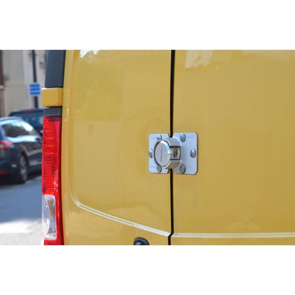 Master Lock h&aelig;ngel&aring;s og haspe-s&aelig;t st&aring;l s&oslash;lvfarvet 736EURD