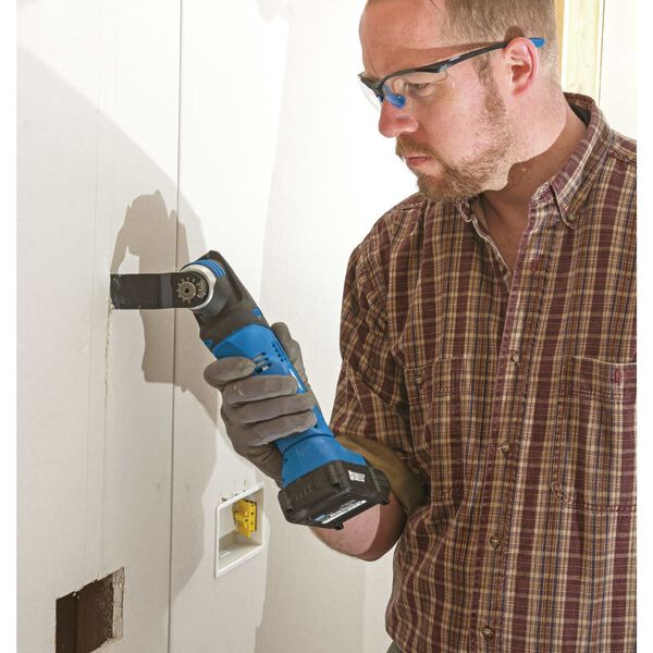 Draper Tools oscillerende multiv&aelig;rkt&oslash;jss&aelig;t med 1x2 Ah D20 batteri 20V