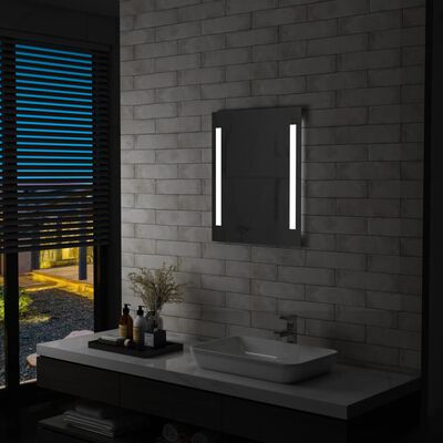 vidaXL LED-badeværelsesspejl med hylde 50x70 cm